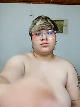 amalia love online show from 02/23/25, 02:04