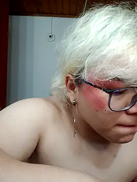 amalia love online show from 10/30/25, 06:37