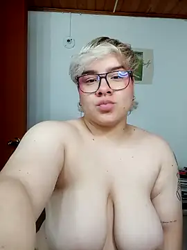 amalia love online show from 11/07/25, 04:12