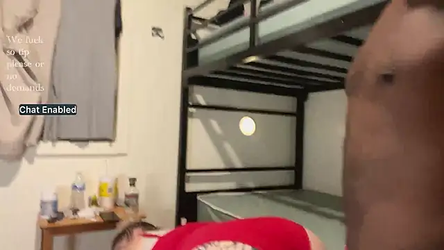 Snapshot of WatchusCum74 chatting on 09/19/25, 07:32 WatchusCum74 online show from 09/19/25, 07:32