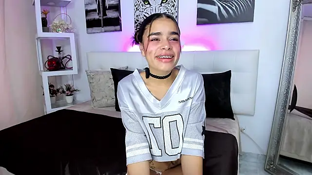 Snapshot of lissbrown chatting on 02/15/26, 12:58 lissbrown online show from 02/15/26, 12:58