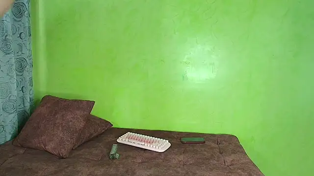 YellowCouple online show from 10/01/25, 03:29