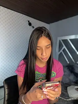 Snapshot of Praga_Pink chatting on 04/25/26, 01:41 Praga Pink online show from 04/25/26, 01:41