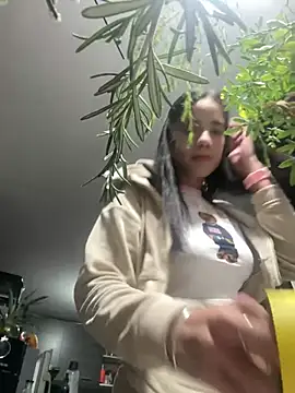 Snapshot of Praga_Pink chatting on 05/02/26, 04:39 Praga Pink online show from 05/02/26, 04:39