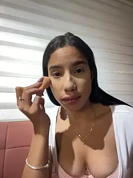 Snapshot of Praga_Pink chatting on 05/05/26, 02:08 Praga Pink online show from 05/05/26, 02:08