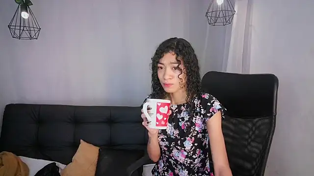 Snapshot of Aurora_ath chatting on 01/07/25, 03:24 Aurora ath online show from 01/07/25, 03:24