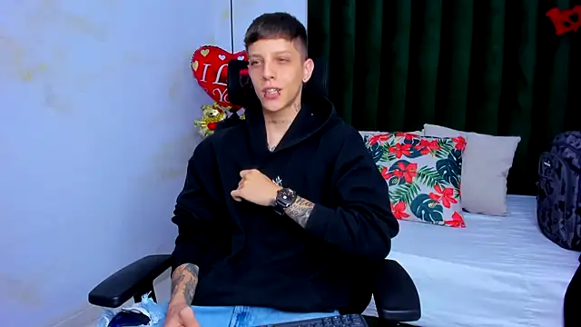 Snapshot of Adam_hard_ chatting on 02/12/25, 08:07 Adam hard  online show from 02/12/25, 08:07