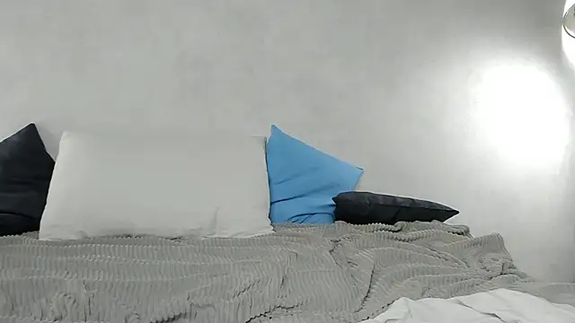 Snapshot of EngelFugler chatting on 01/11/25, 05:40 EngelFugler online show from 01/11/25, 05:40