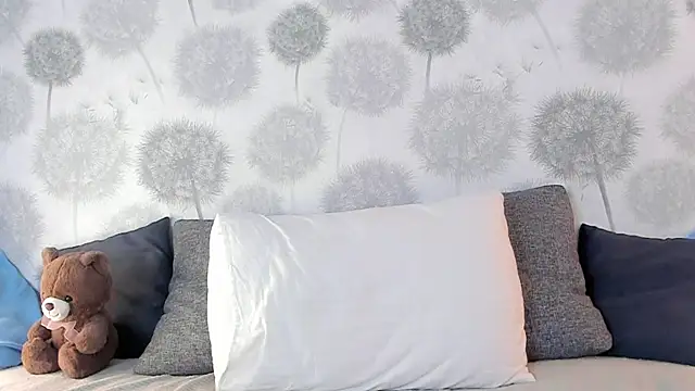 Snapshot of EngelFugler chatting on 01/28/25, 03:35 EngelFugler online show from 01/28/25, 03:35