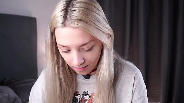 Snapshot of EngelFugler chatting on 09/12/25, 11:10 EngelFugler online show from 09/12/25, 11:10