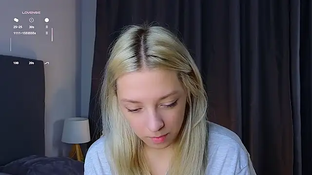 Snapshot of EngelFugler chatting on 09/21/25, 11:12 EngelFugler online show from 09/21/25, 11:12