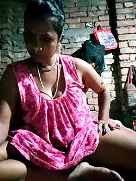 Snapshot of Hotty-dola chatting on 02/17/25, 04:48 Hotty-dola online show from 02/17/25, 04:48