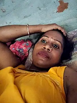 Snapshot of Hotty-dola chatting on 03/01/25, 08:23 Hotty-dola online show from 03/01/25, 08:23