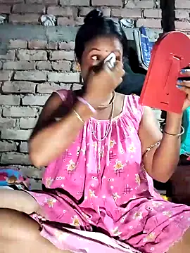 Snapshot of Hotty-dola chatting on 09/18/25, 07:27 Hotty-dola online show from 09/18/25, 07:27