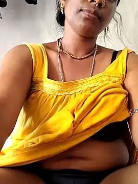 Snapshot of Hotty-dola chatting on 10/17/25, 07:33 Hotty-dola online show from 10/17/25, 07:33