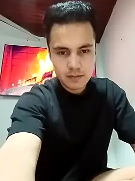 Axel11Luna online show from 04/08/26, 07:52