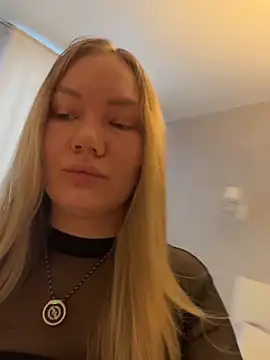 LianaCruz   online show from 12/14/25, 07:03