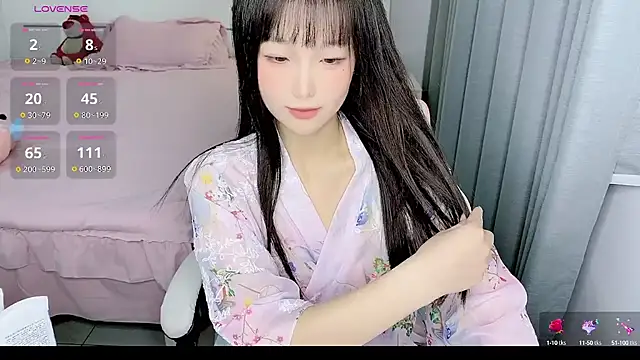 Snapshot of -Wendy__ chatting on 02/08/25, 05:18 -Wendy online show from 02/08/25, 05:18