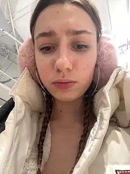 Lia  Love online show from 12/24/24, 04:51