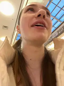 Lia  Love online show from 12/28/24, 12:13