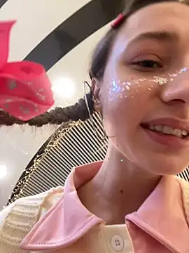 Lia  Love online show from 01/02/25, 11:09