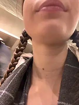 Lia  Love online show from 01/06/25, 01:08