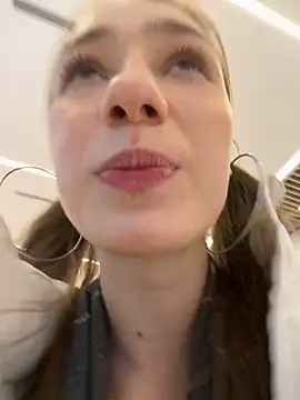 Lia  Love online show from 02/12/25, 04:11