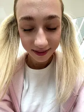 Lia  Love online show from 09/12/25, 12:16