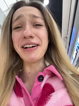 Lia  Love online show from 10/24/25, 12:12