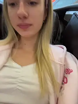 Lia  Love online show from 11/03/25, 12:17