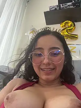 Snapshot of Kay_LustyWife chatting on 03/18/25, 05:42 Kay LustyWife online show from 03/18/25, 05:42