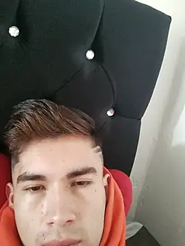 Snapshot of samael1107 chatting on 10/10/25, 02:38 samael1107 online show from 10/10/25, 02:38