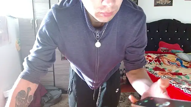 Snapshot of samael1107 chatting on 10/30/25, 03:57 samael1107 online show from 10/30/25, 03:57