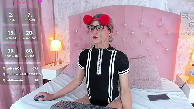 Snapshot of blaiine_colfer chatting on 03/02/25, 07:43 blaiine colfer online show from 03/02/25, 07:43