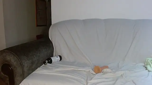 Snapshot of Vanessa_Aniston chatting on 11/10/25, 08:57 Vanessa Aniston online show from 11/10/25, 08:57