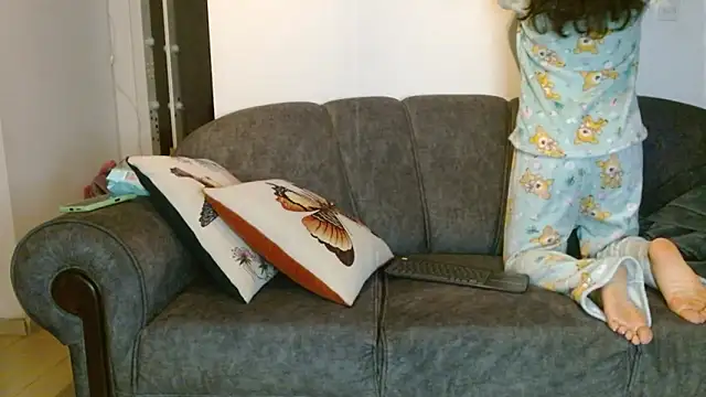 Vanessa Aniston online show from 04/25/26, 02:14