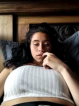 Snapshot of Alexandra_65 chatting on 10/28/25, 03:47 Alexandra 65 online show from 10/28/25, 03:47