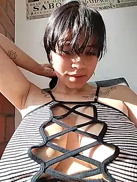 Snapshot of Alexandra_65 chatting on 11/01/25, 08:00 Alexandra 65 online show from 11/01/25, 08:00