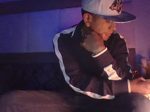 oiram27 online show from 12/03/25, 05:15