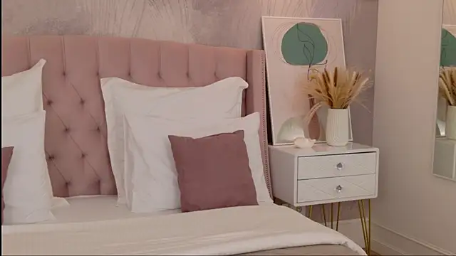 milaleoneli online show from 06/20/26, 02:53