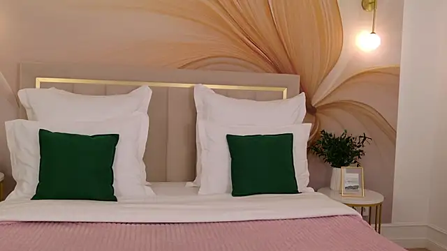 milaleoneli online show from 06/22/26, 03:09