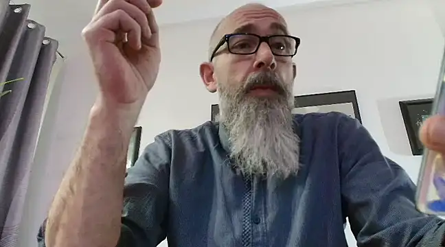 Snapshot of Kingsscepter chatting on 02/05/25, 06:37 Kingsscepter online show from 02/05/25, 06:37