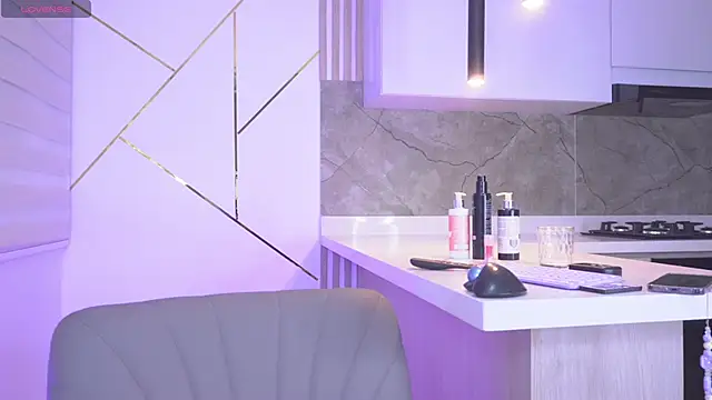 b3llaspringg online show from 01/12/25, 11:26