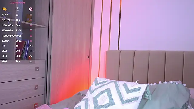 b3llaspringg online show from 12/16/25, 09:31