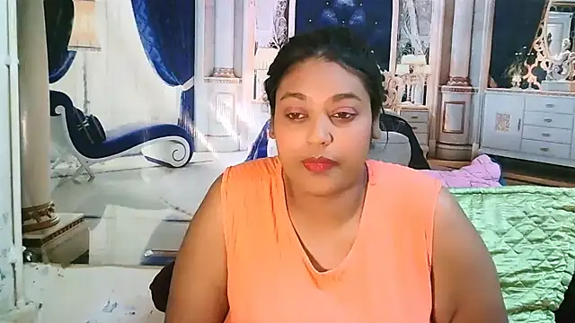 Snapshot of IndianYummy chatting on 10/10/25, 04:44 IndianYummy online show from 10/10/25, 04:44