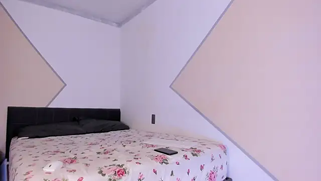 Elalove  online show from 11/26/25, 08:04