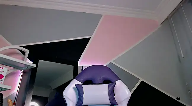 Samanta james19 online show from 12/12/24, 04:43