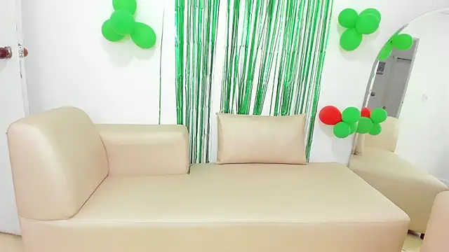 naomiii   online show from 03/19/25, 01:32