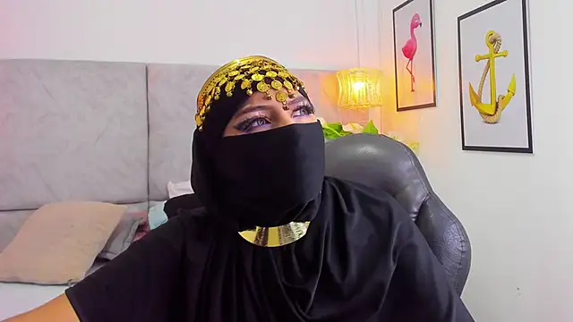 naomiii   online show from 10/21/25, 11:55