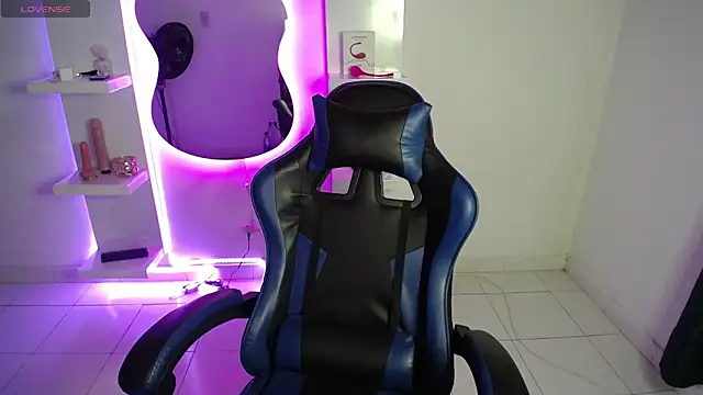 Snapshot of AMBER_LOVE22 chatting on 10/04/25, 07:12 AMBER LOVE22 online show from 10/04/25, 07:12